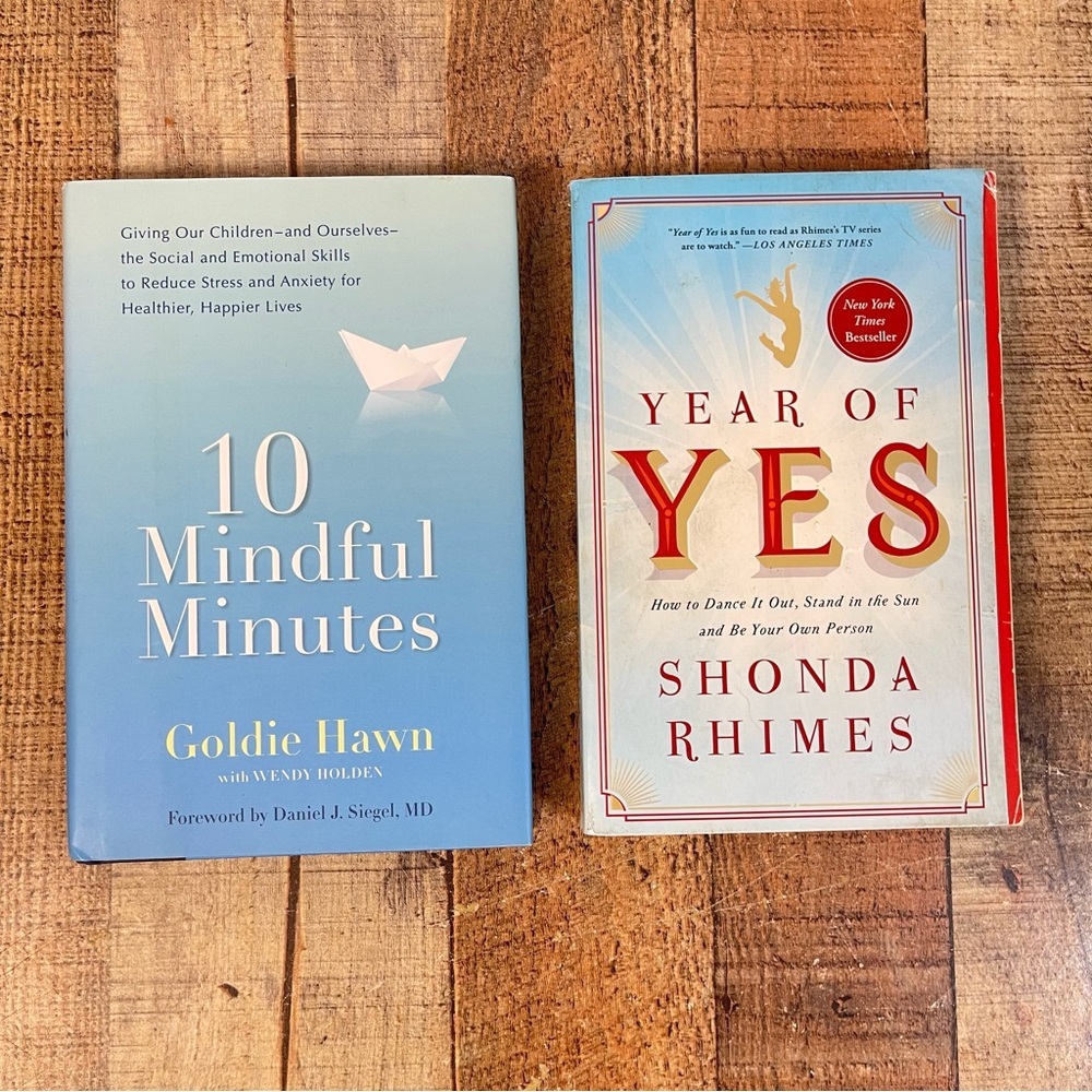 10 Mindful Minutes Goldie Hawn Year Of Yes Shonda Rhimes Nonfiction Book Bundle